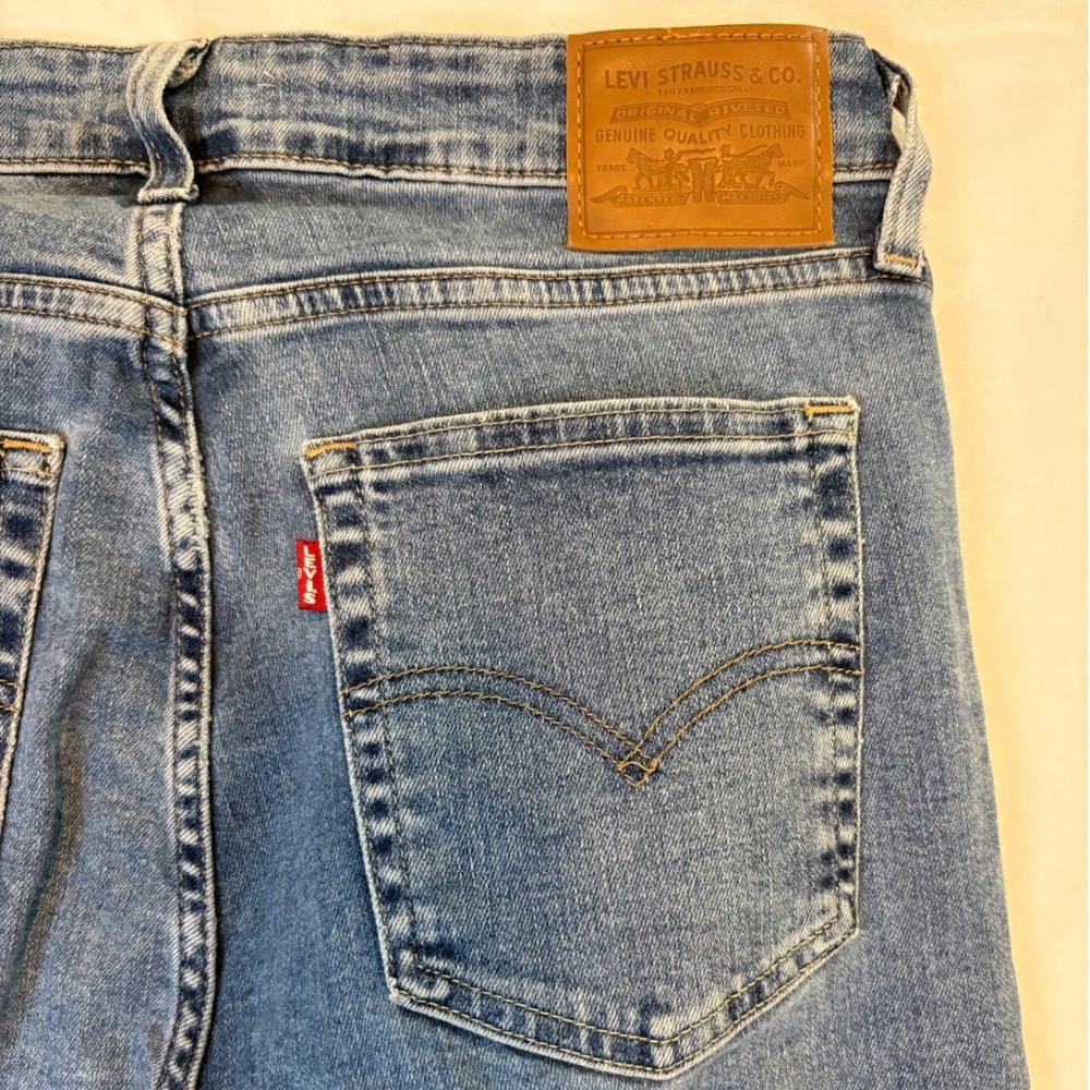 Levis Jeans Women 29 Blue 725 High Rise Bootcut Premium Denim Stretch Classic - Picture 2 of 9